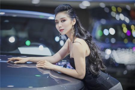 女生眉间朱砂痣面相
